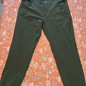 BYLT Men's Olive Green Jogger